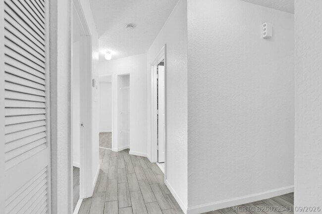Building Photo - 13978 Folkestone Cir