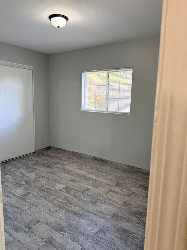 Building Photo - 1266 W Stoneridge Ct