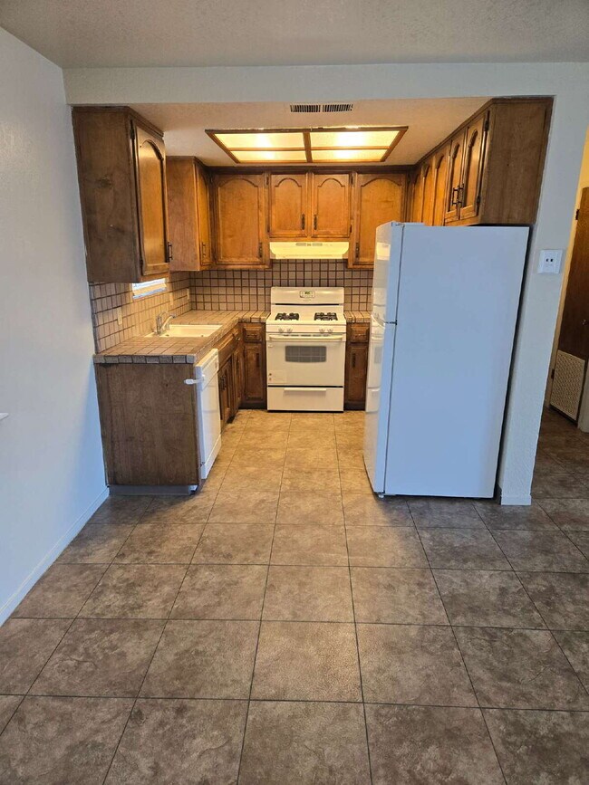 Building Photo - Ready Now! One bedroom apartment home with...