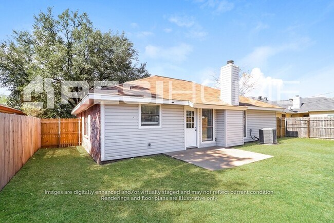 Building Photo - 4404 Lakeview Dr