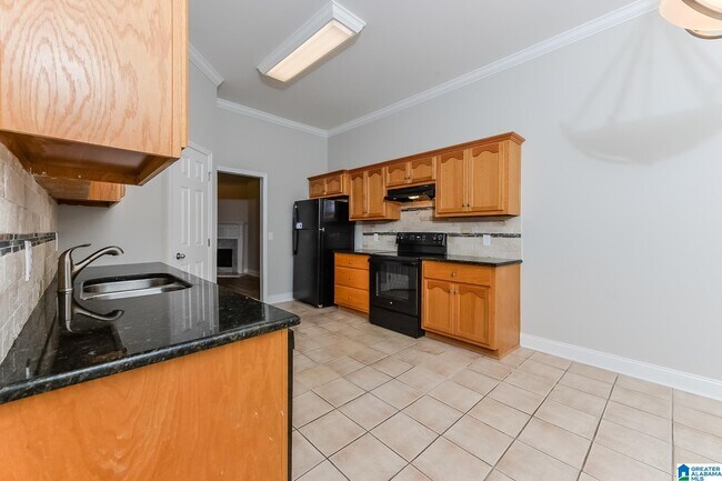 Building Photo - 1215 Riverford Dr