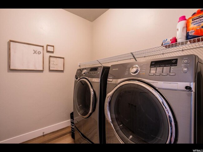Building Photo - 14487 S Quill Dr