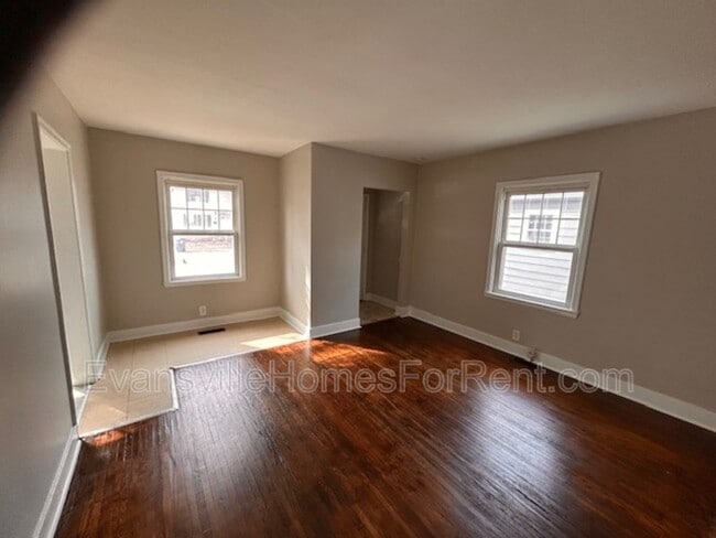 Building Photo - 1032 Covert Ave