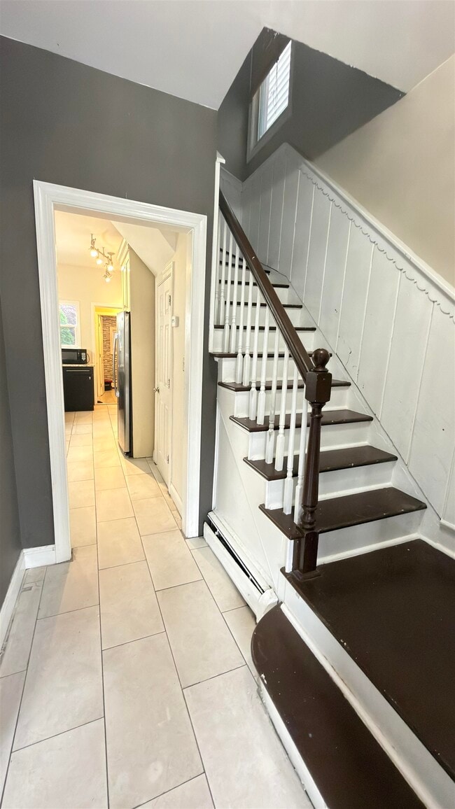 Building Photo - 6013 Buchanan Pl