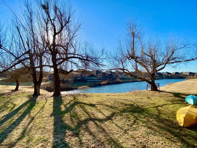 Building Photo - Water Front Property!!  3 Bed, 2 bath with Storm Shelter