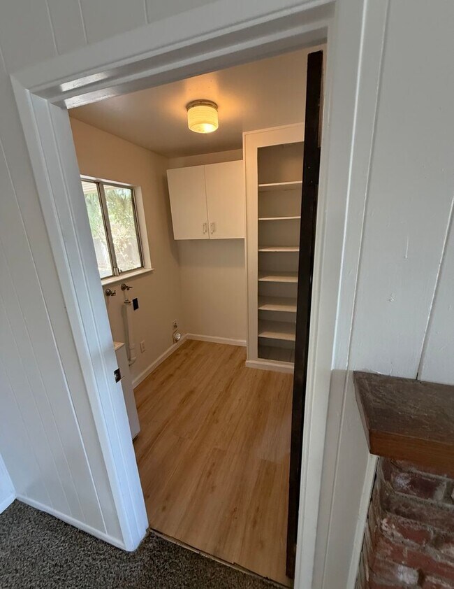 Building Photo - Single Family Home