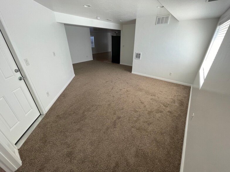 Building Photo - 87 W Casi Way