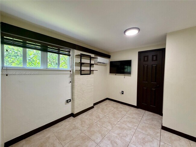 Building Photo - 1309 S 23rd Ave