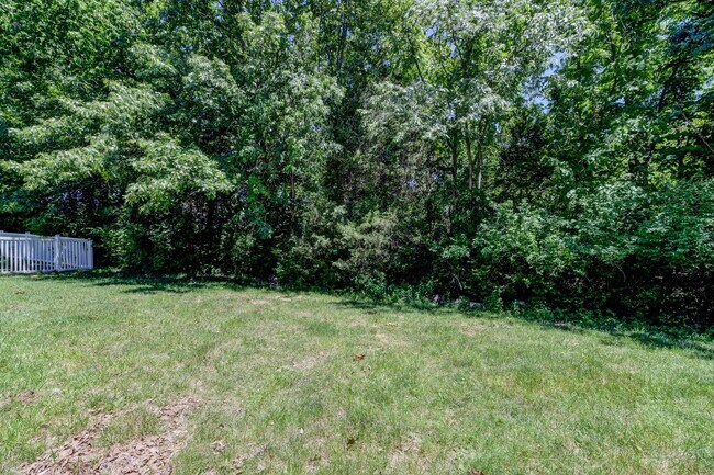Building Photo - 650 Top Notch Ln