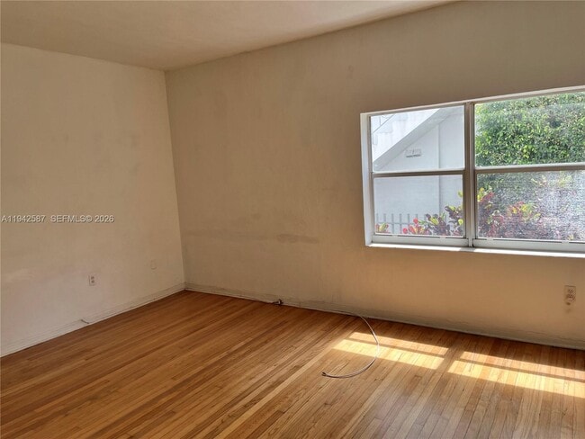 Building Photo - 1011 9th St