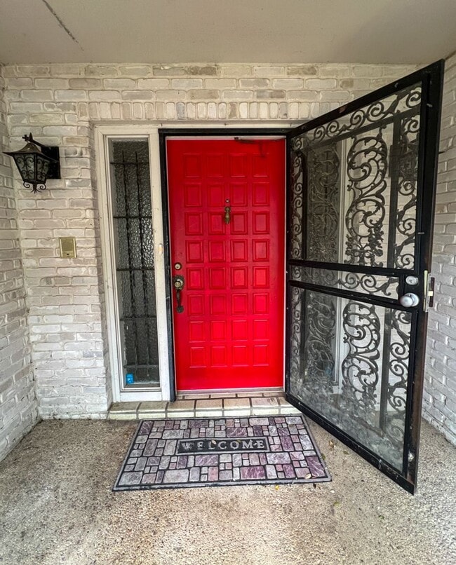 Building Photo - 11103 Whisper Hollow