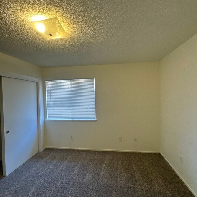 Building Photo - 9362 Mira Del Rio Dr