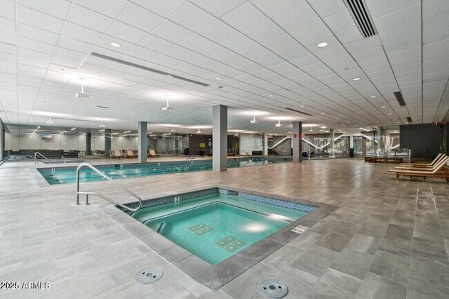 Building Photo - 7131 E Rancho Vista Dr