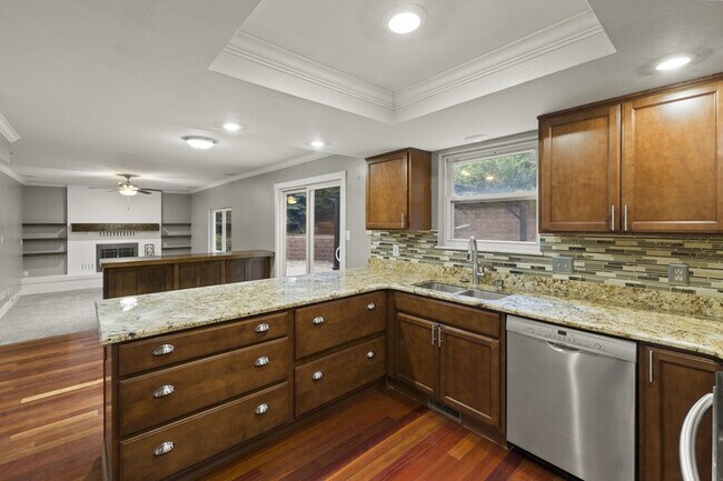 Building Photo - 5647 Old Farm Cir E