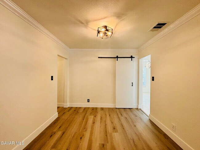 Building Photo - 6534 Balcom Ave