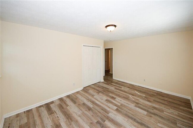 Building Photo - 1616 W Kellogg Cir