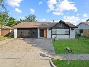 Building Photo - 421 Parkvale Ln