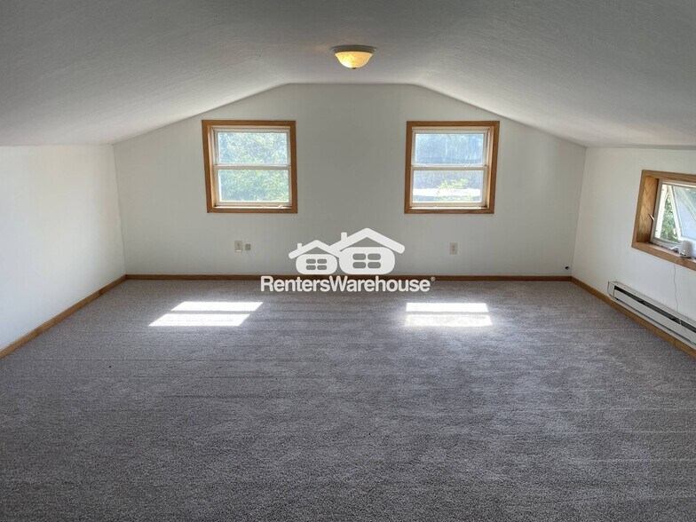 Building Photo - 1320 County Rd A