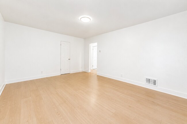 Building Photo - Renovated 2 Bed Near Ruby Hill Park | Pet Friendly | Off-Street Parking | W/D Hookups