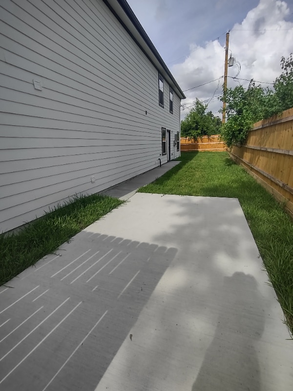 Building Photo - 5212 Ina St