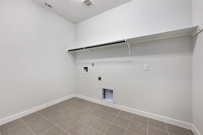 Building Photo - 212 Panzano Dr