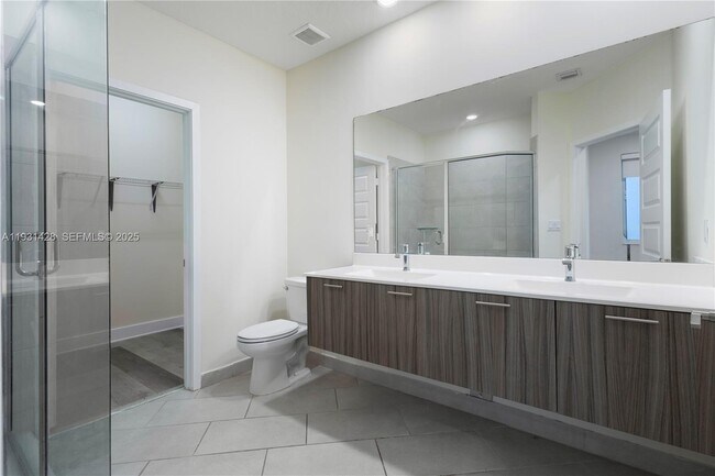 Building Photo - 6425 NW 103rd Pl