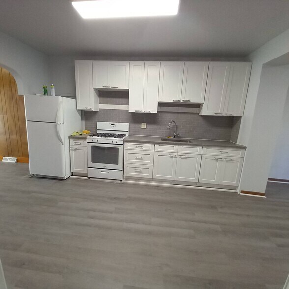 Kitchen - 317 19th St
