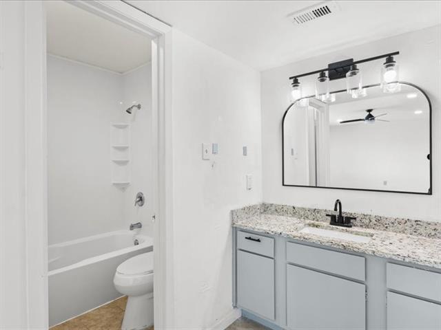 Building Photo - 10650 Steppington Dr