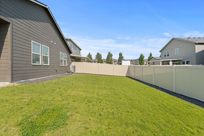 Building Photo - Newer 4 Bed 2 Bath DR Horton Home in Indian Trail