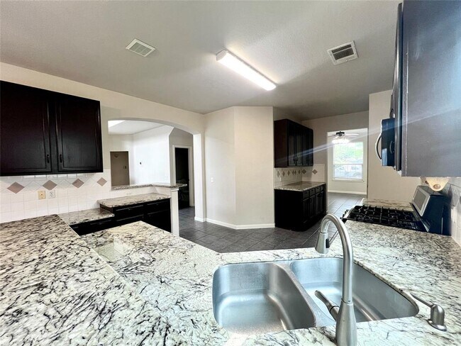 Building Photo - 16713 Marsala Springs Dr