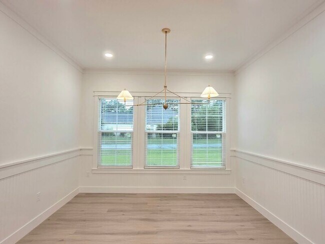 Building Photo - 3299 Bernath Dr