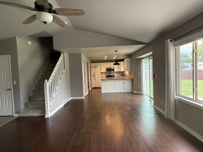 Building Photo - 305 E 41st Ct