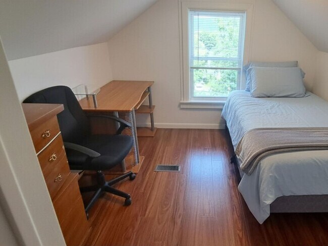 Building Photo - 309 S Aurora St