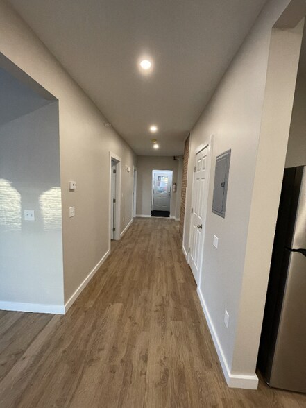 Building Photo - 72 Hungerford Terrace