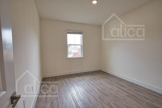 Building Photo - 1159 Byxbee Ct