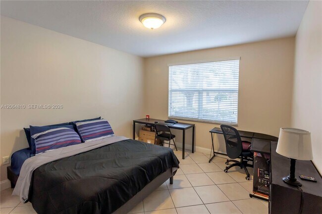 Building Photo - 4506 SW 160th Ave