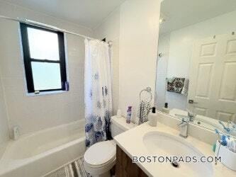 Building Photo - 829 Beacon St