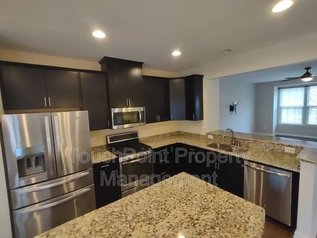Building Photo - 4073 Zilker Park Dr