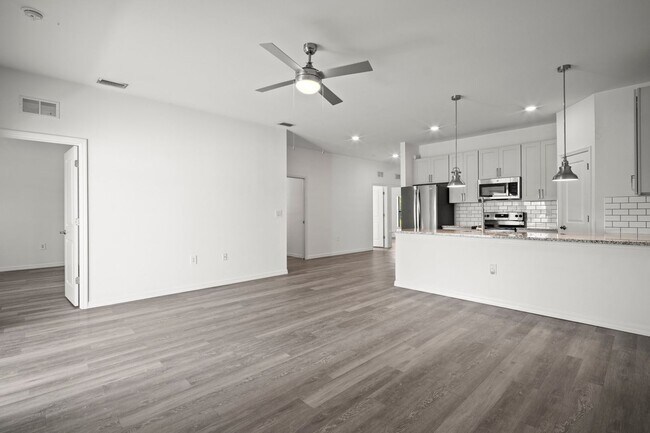 Building Photo - 4718-4718 29th St SW