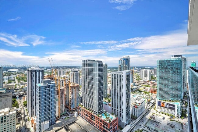 Building Photo - 398 NE 5th St