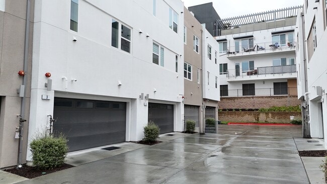 Building Photo - 262 Agustin Narvaez St