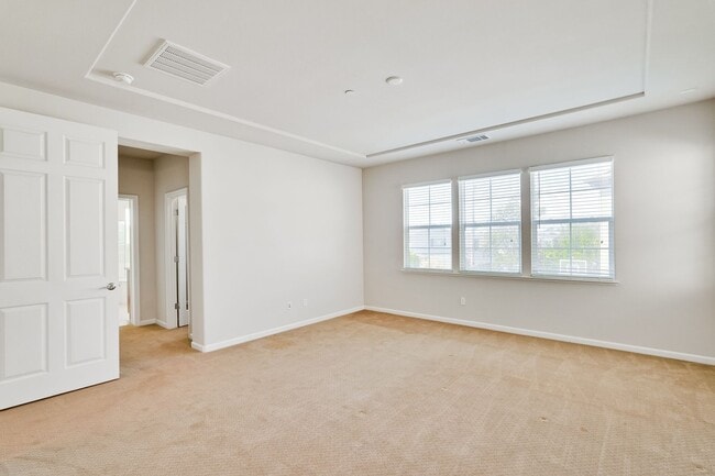 Building Photo - 104 Alden Ct