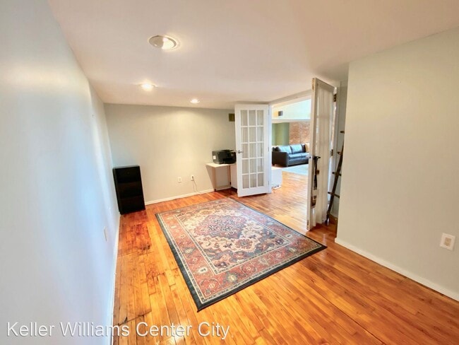 Building Photo - 2 br, 1 bath House - 700 S. 10th St 3A