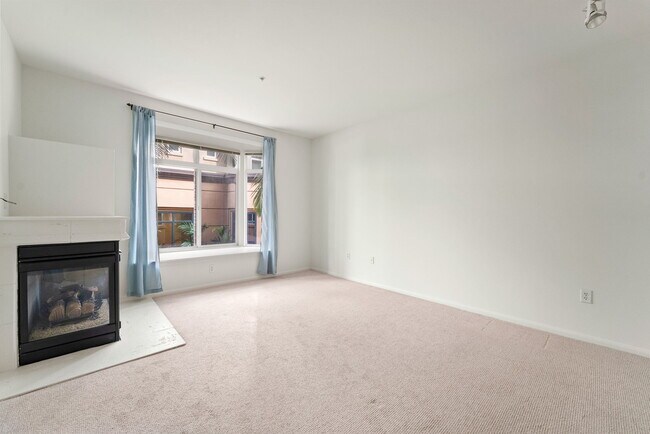 Building Photo - 2400 5th Ave