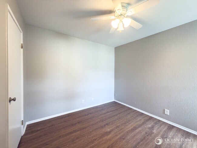 Building Photo - Charming 3-Bed Camarillo Home with Spacious Fenced Yard!