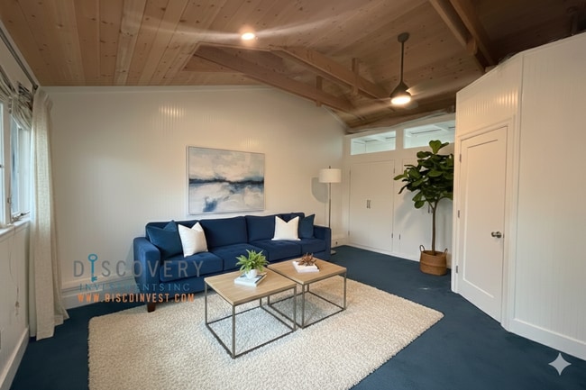 Building Photo - Lakeshore Craftsman with Detached Cottage and Versatile Bonus Rooms