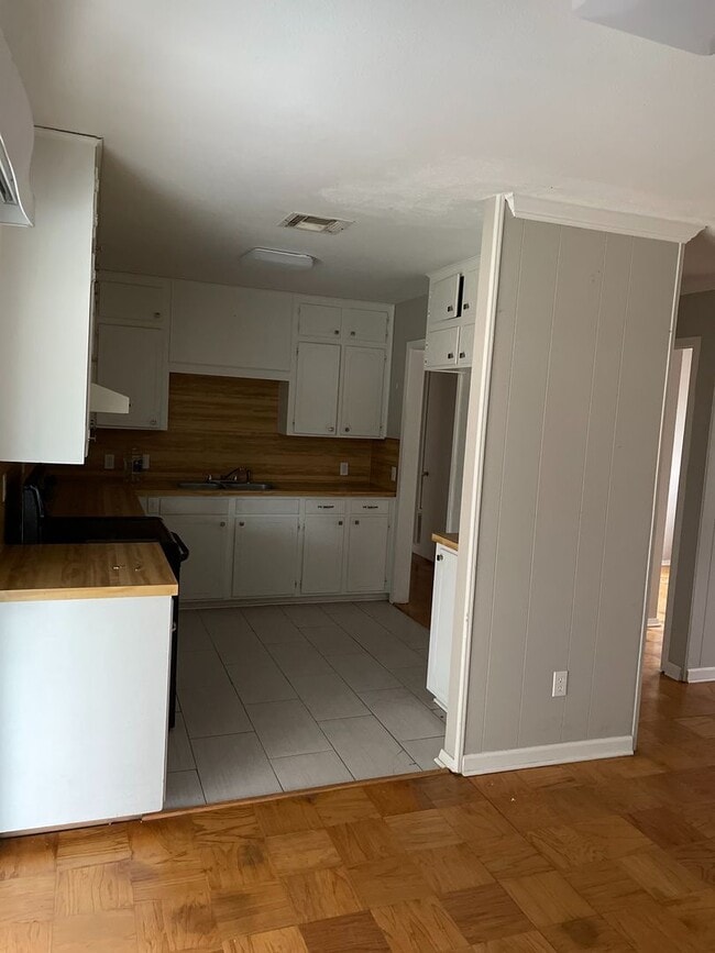 Building Photo - 3205 Bistineau Dr