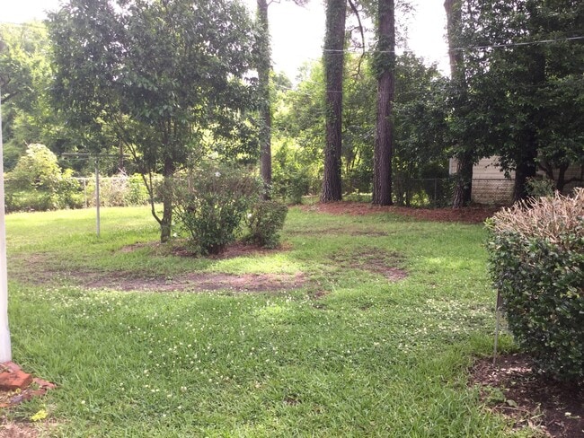 Building Photo - Cozy New Bern Home!