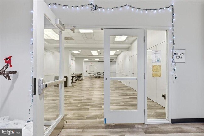 Building Photo - 1111 Arlington Blvd