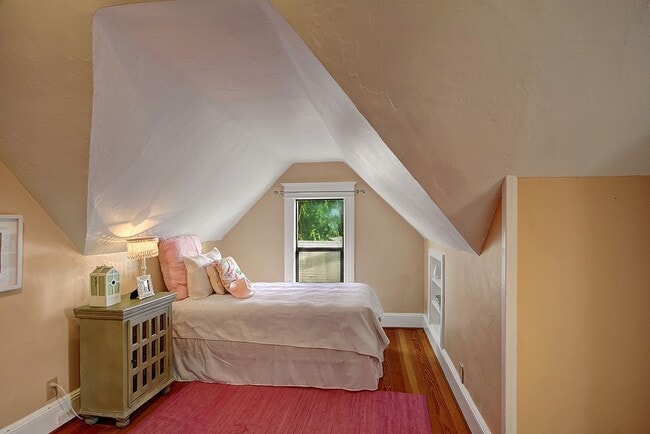 Building Photo - 7360 21st Ave NW